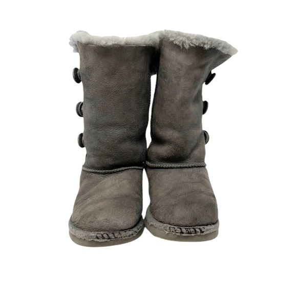 UGG Girls Bailey Button Triplet Gray Boots Size 2 - Picture 2 of 11